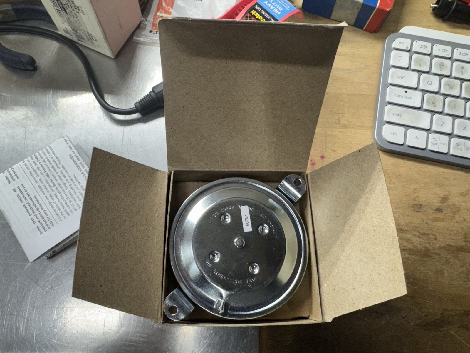 NEW DWYER PRESSURE SWITCH 1910-0 GUARANTEE, RETURNS ACCEPTED