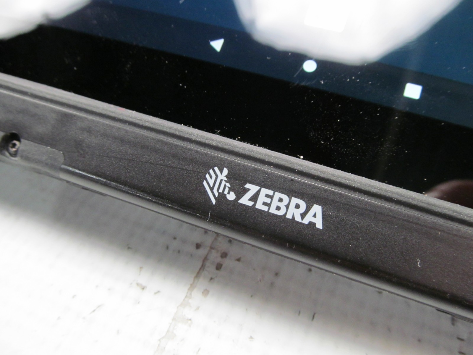 Zebra ET51 10″ Display Android Rugged Tablet Wi-Fi ET51CT-G21E-00NA w/ChargeDock
