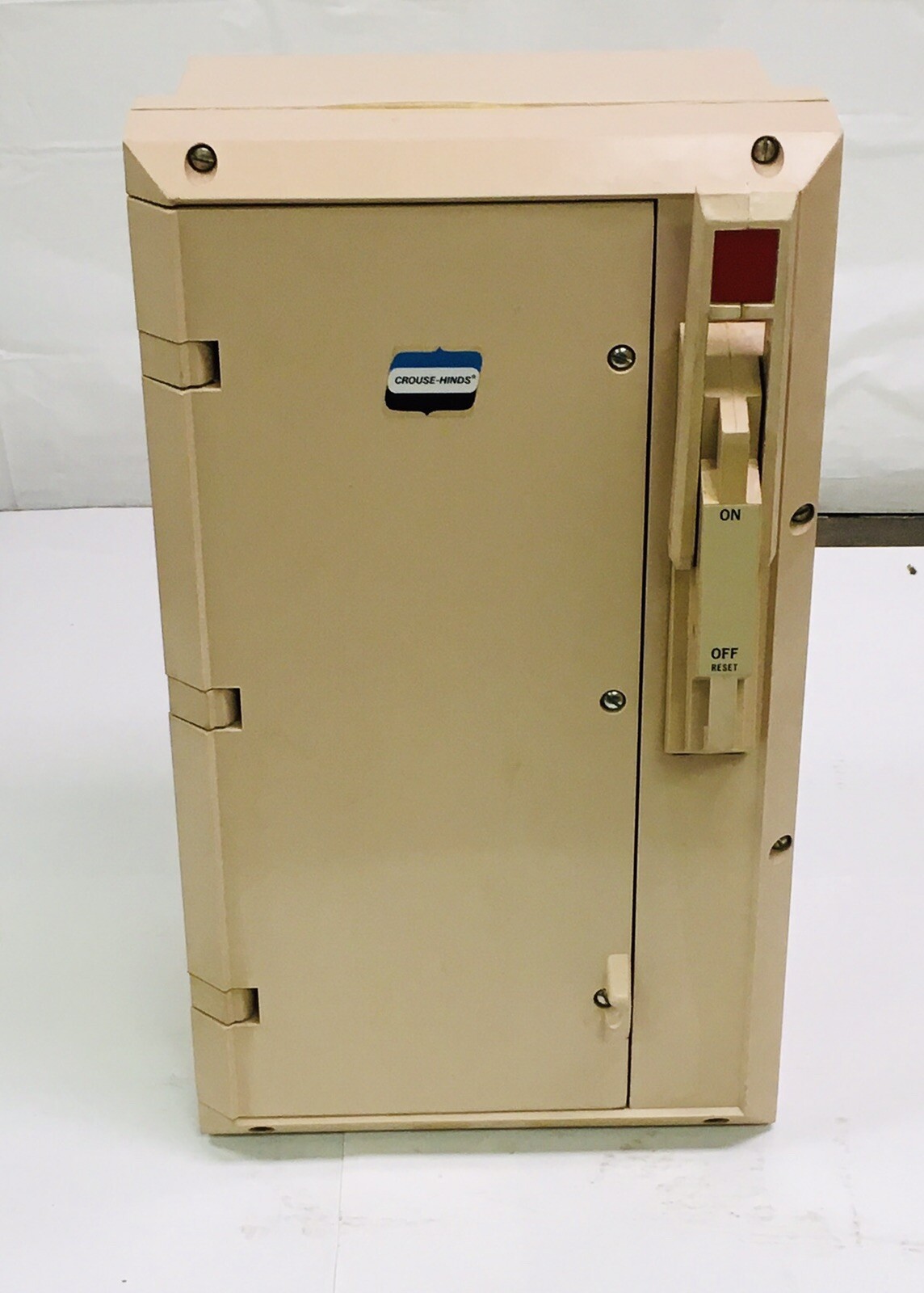 CROUSE HINDS NCB1018F-WT50EB22 50 AMP NCB SERIES CIRCUIT BREAKER ENCLOSURE !NEW!