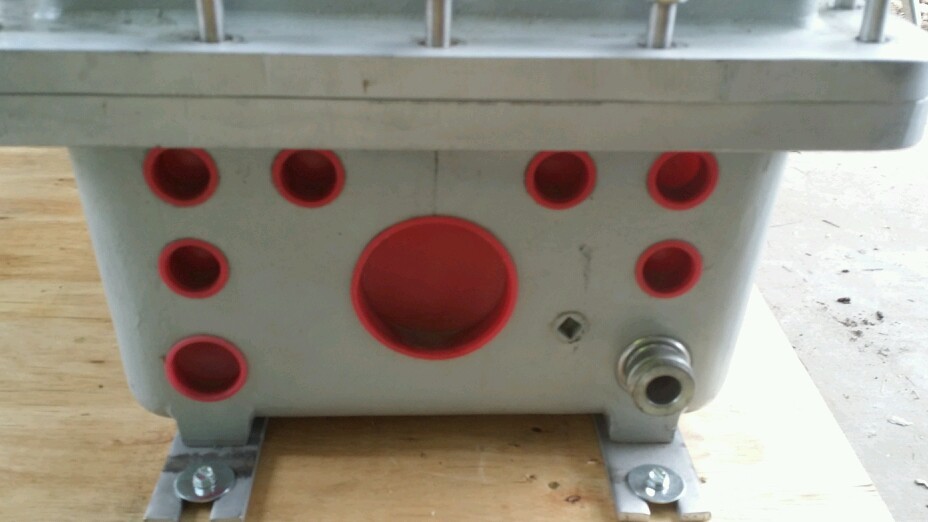 0-Z Gedney Ser D1P Panelboard Explosion & Fire Proof 225 amp 3 Ph D1P28-24-GB