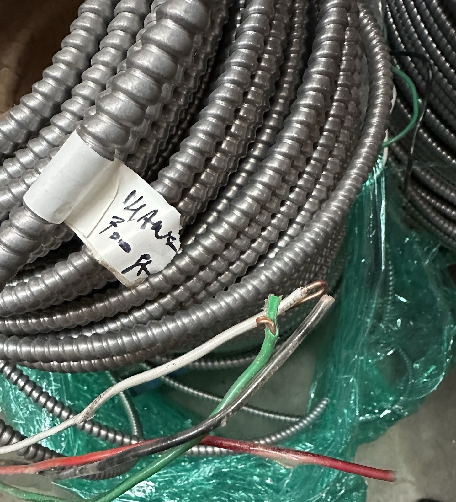 700 Ft. 14/3 Spool. Southwire Copper MC Electric Wire.