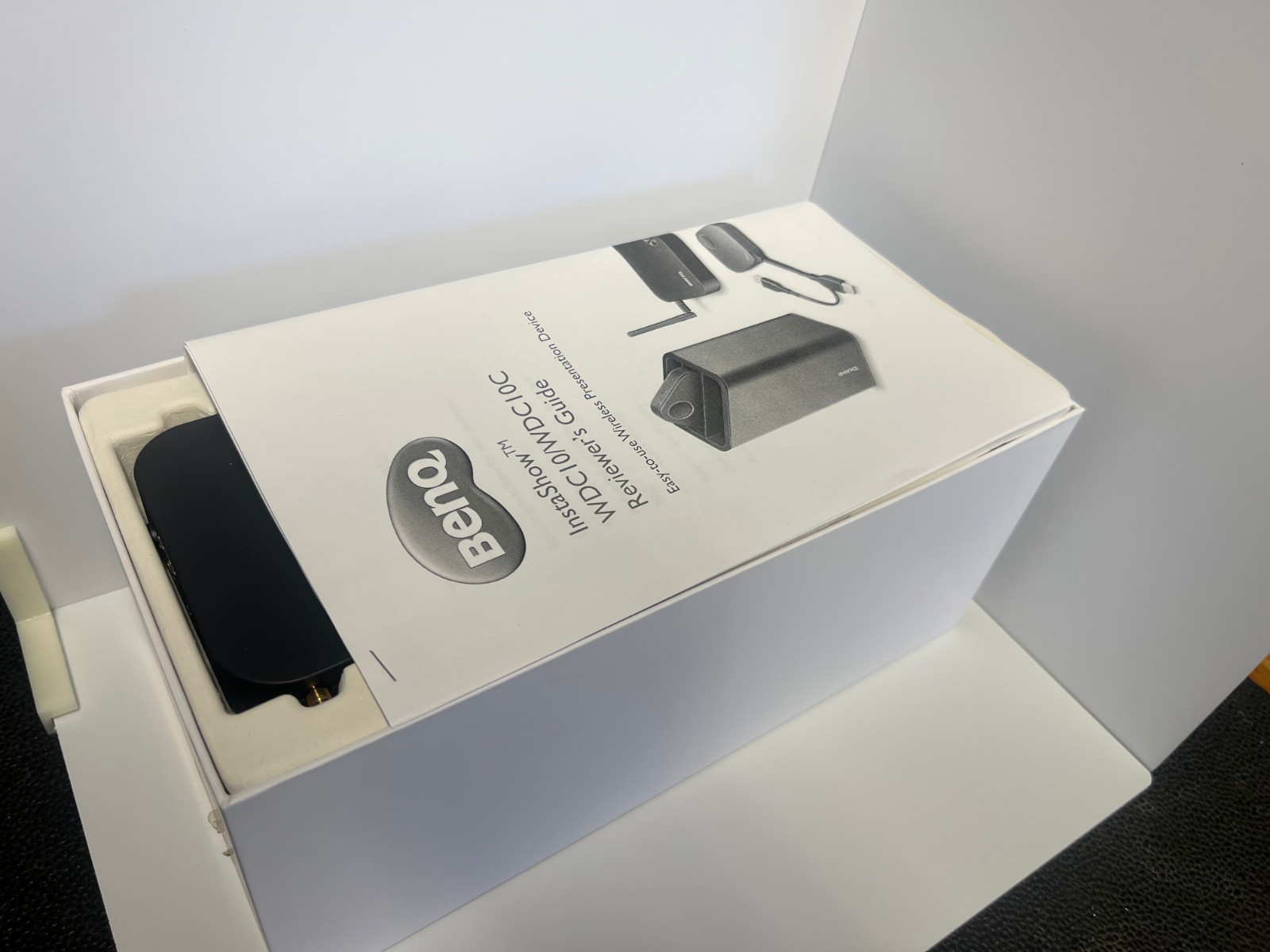 BenQ Instashow Wireless Projector Display WDC10 (New – Open Box)