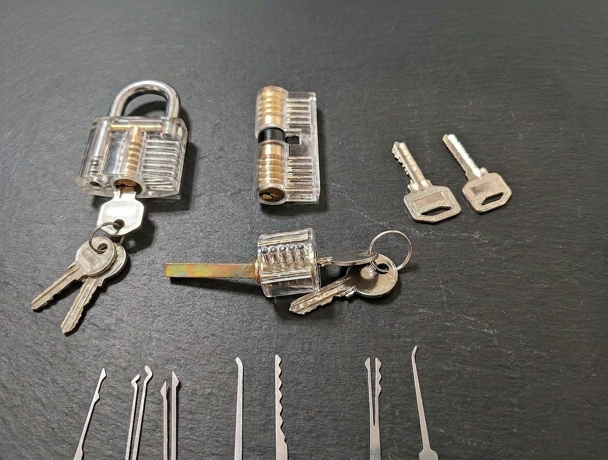 Huanyu 31Pc Locksport Training Set w Leather case And 3 Transparent Locks