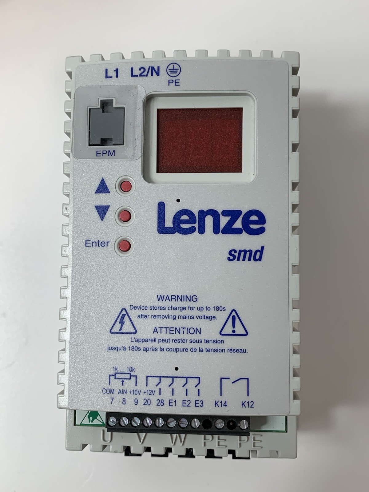 Lenze smd frequency inverter ESMD551X2SFA 0.55kW 0.75HP NEW original packaging