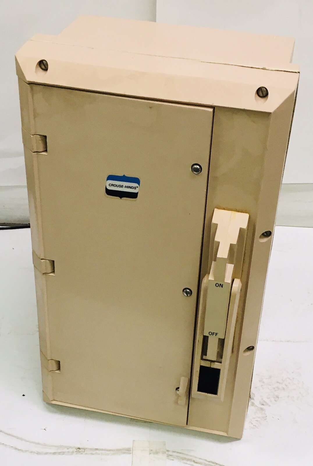 CROUSE HINDS NST1018F-D30360 30 AMP 600VAC FUSIBLE DISCONNECT SWITCH NEW IN BOX!