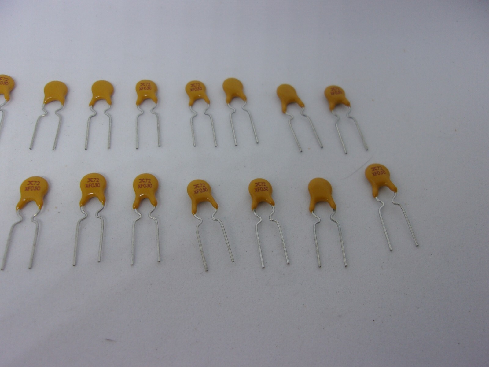 20Pcs Pack Lot RXEF030 72V 0.3A Polymer PPTC Recoverable Fuse X72 XF030 DIP 2Pin