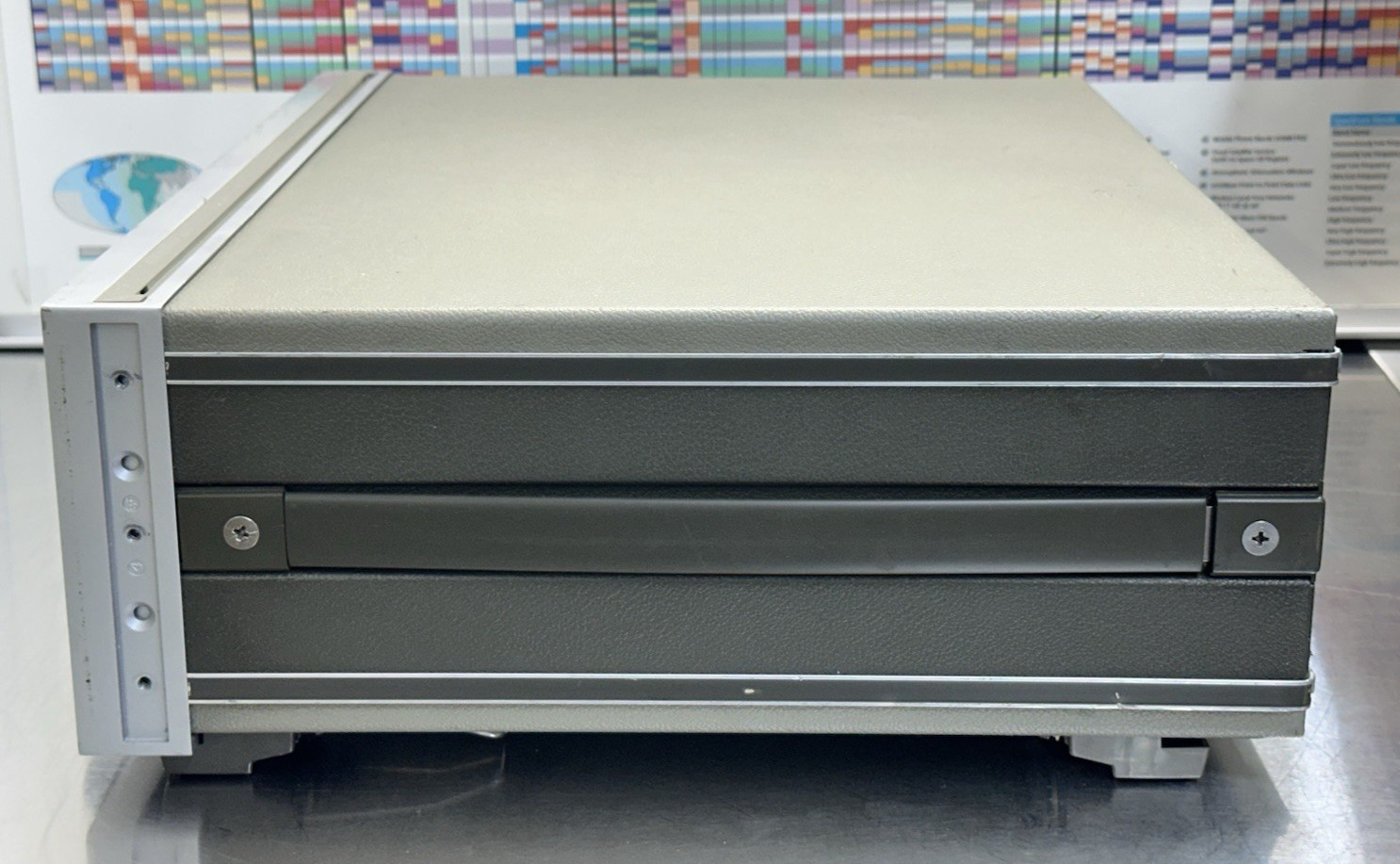 HP Agilent 5352B 40 GHz Microwave Frequency Counter Opt 010 — Calibrated —