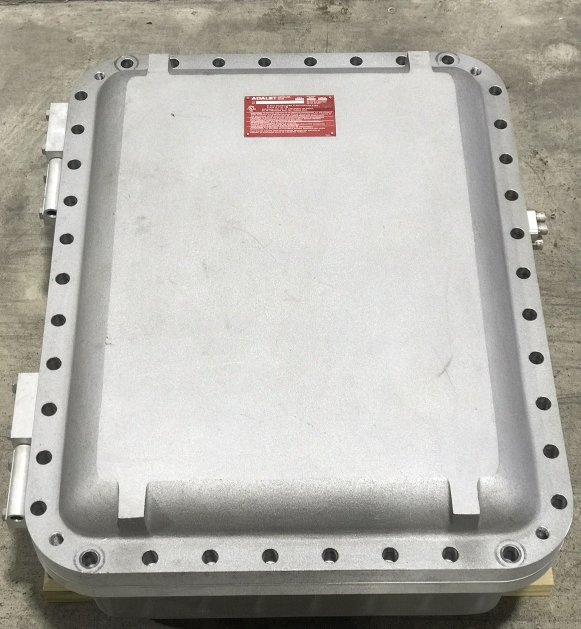 HOUSTON STOCK NEW ADALET XCE-182408-N4 EXPLOSION PROOF ENCLOSURE 18x24x8 NEMA 9