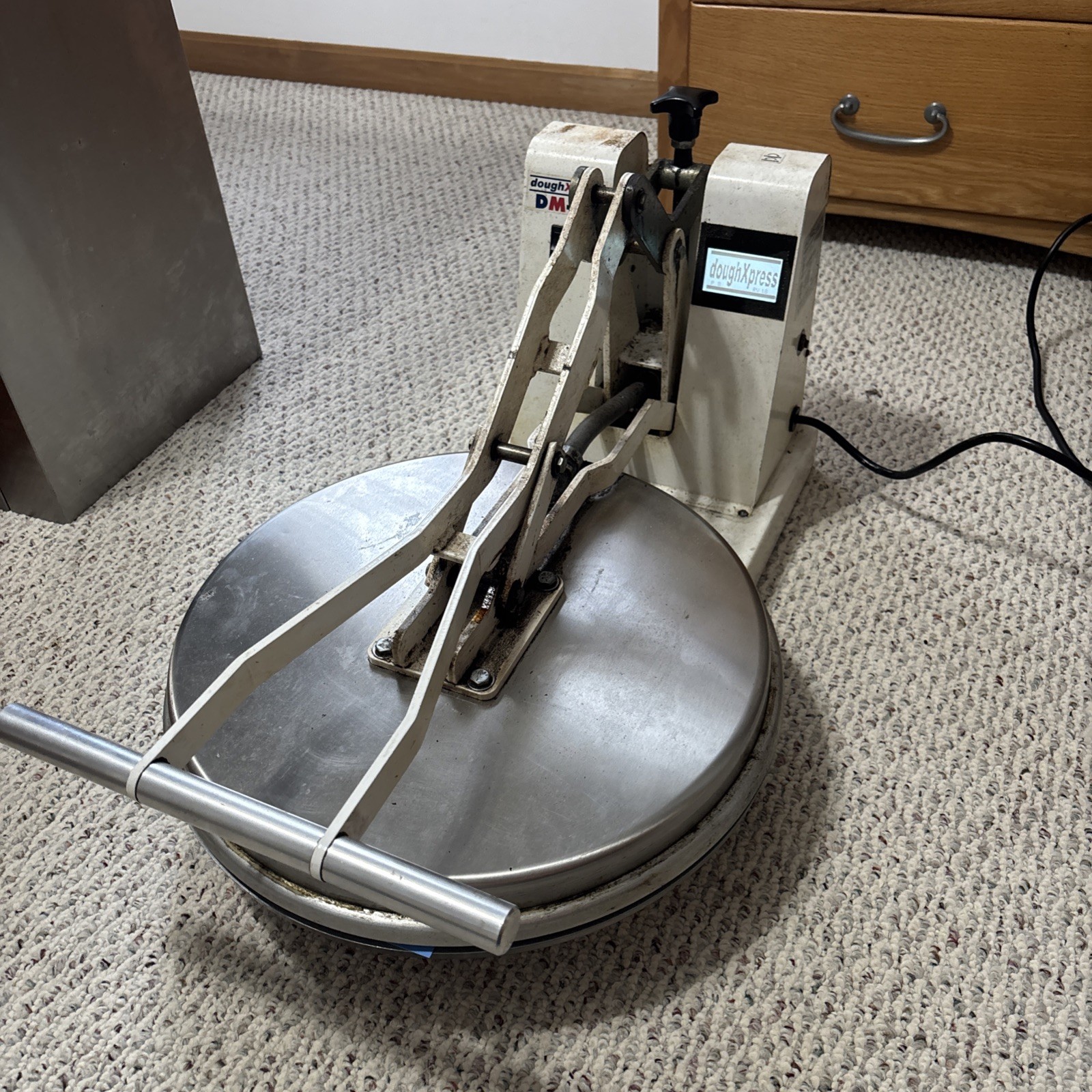 DoughXpress DM-18 120V Manual Pizza Dough Press digital display-TESTED & Works!