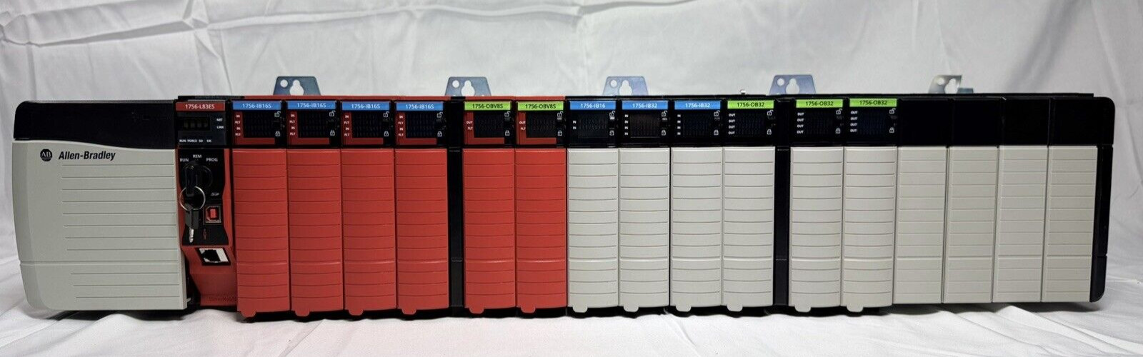 Allen-Bradley 1756-L83ES GuardLogix 5580 PLC w/ 1756-IB16S 1756-OBV8S