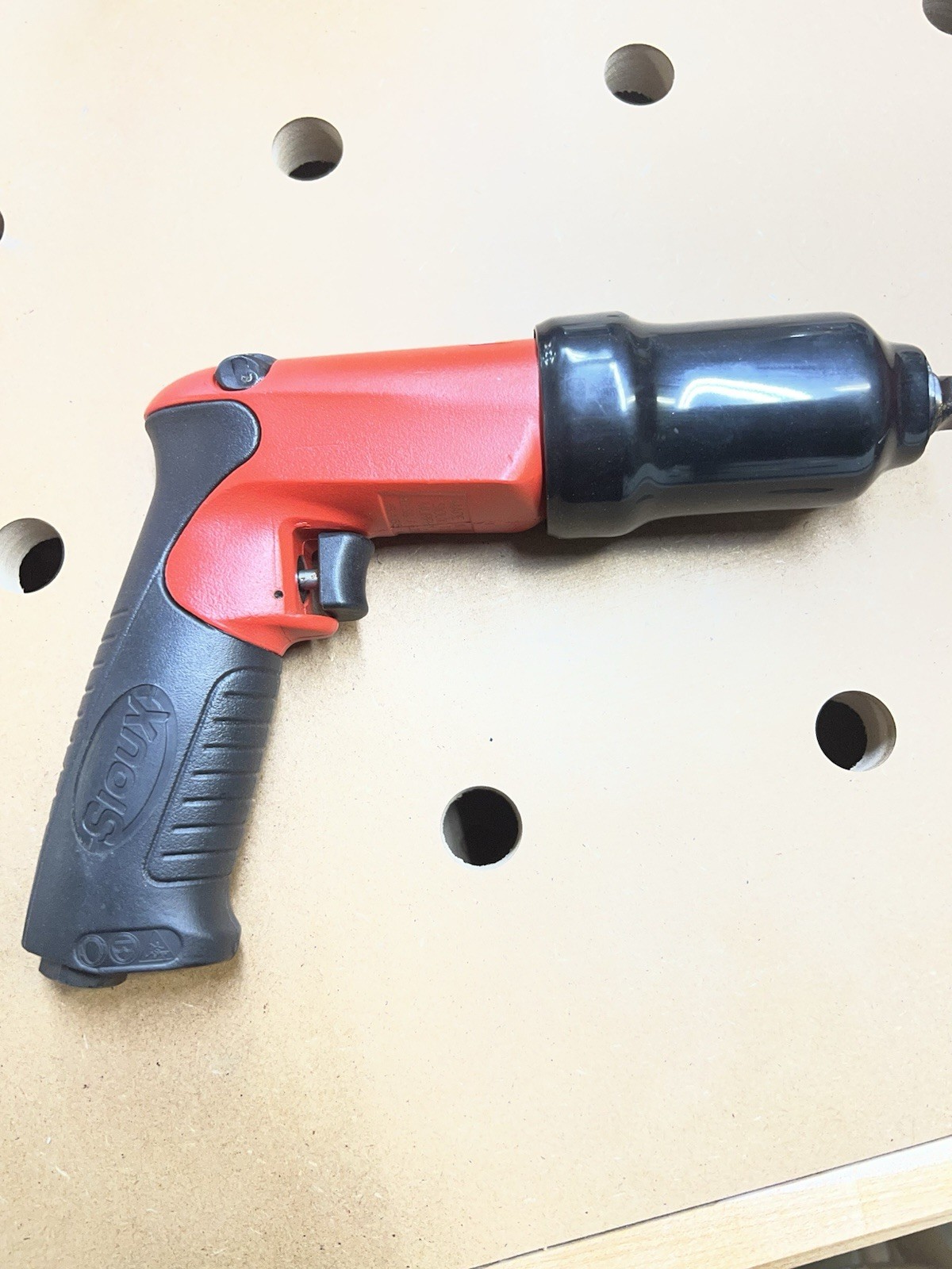 Sioux Tools IW375AP-3F 3/8” Drive 100ft.-lb. Impact Wrench