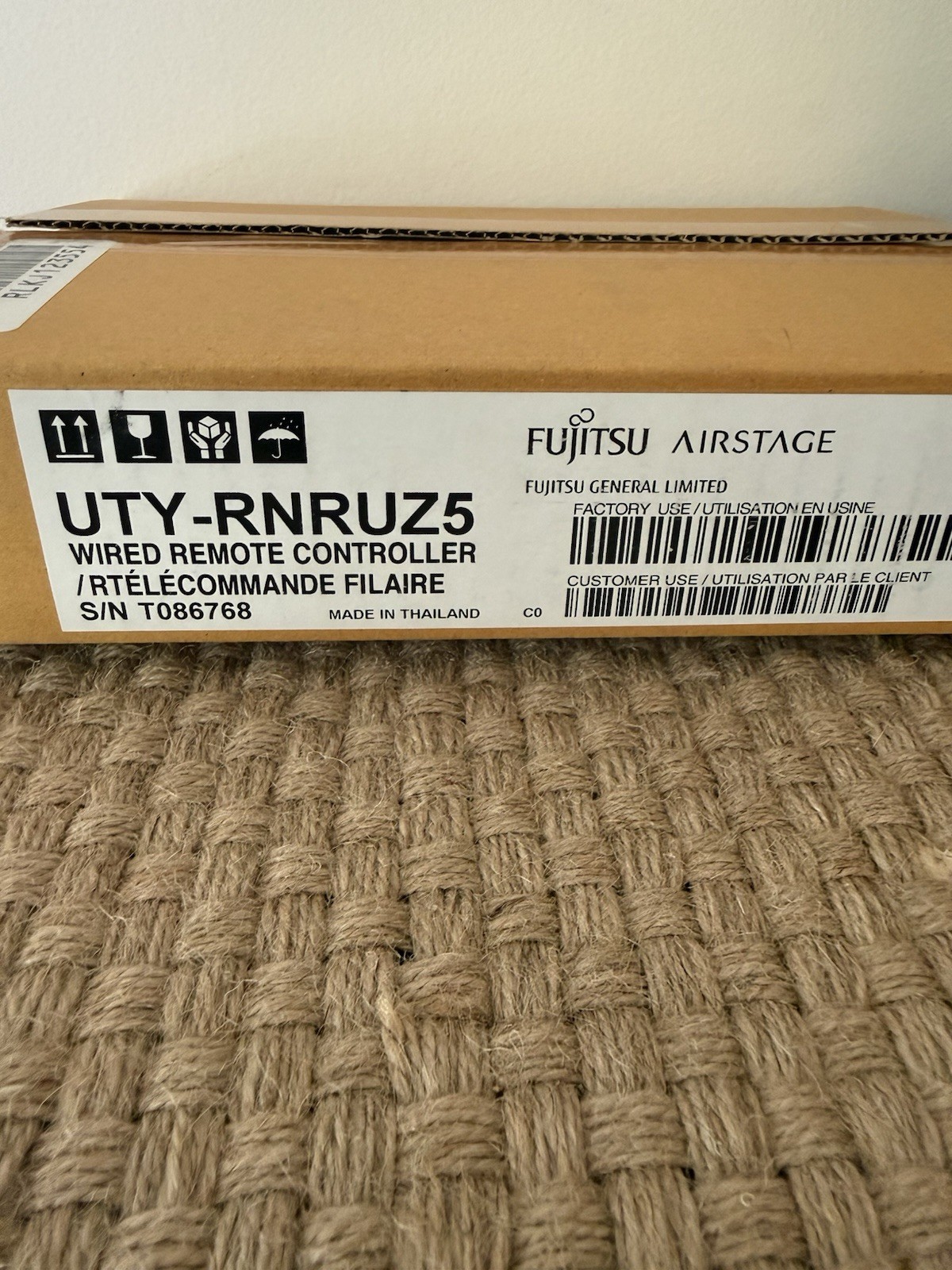 Fujitsu UTY-RNRUZ5 Heatpump Thermostat Touch Panel Controller Wired Remote