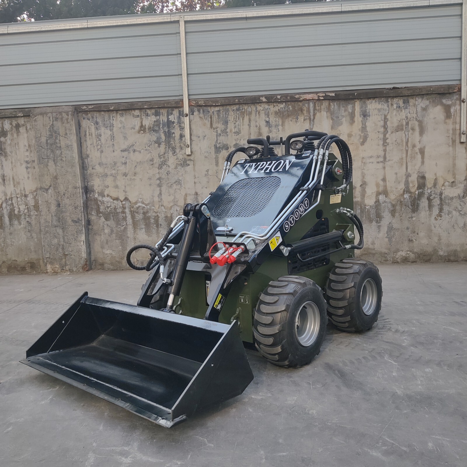 Mini SkidSteer Loader Wheel Honda EPA Gas 22.1 HP Engine FREE SHIPPING