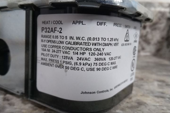 Johnson Controls P32AF-2C 0.05 In WC to 5 In WC Air Pressure Switch