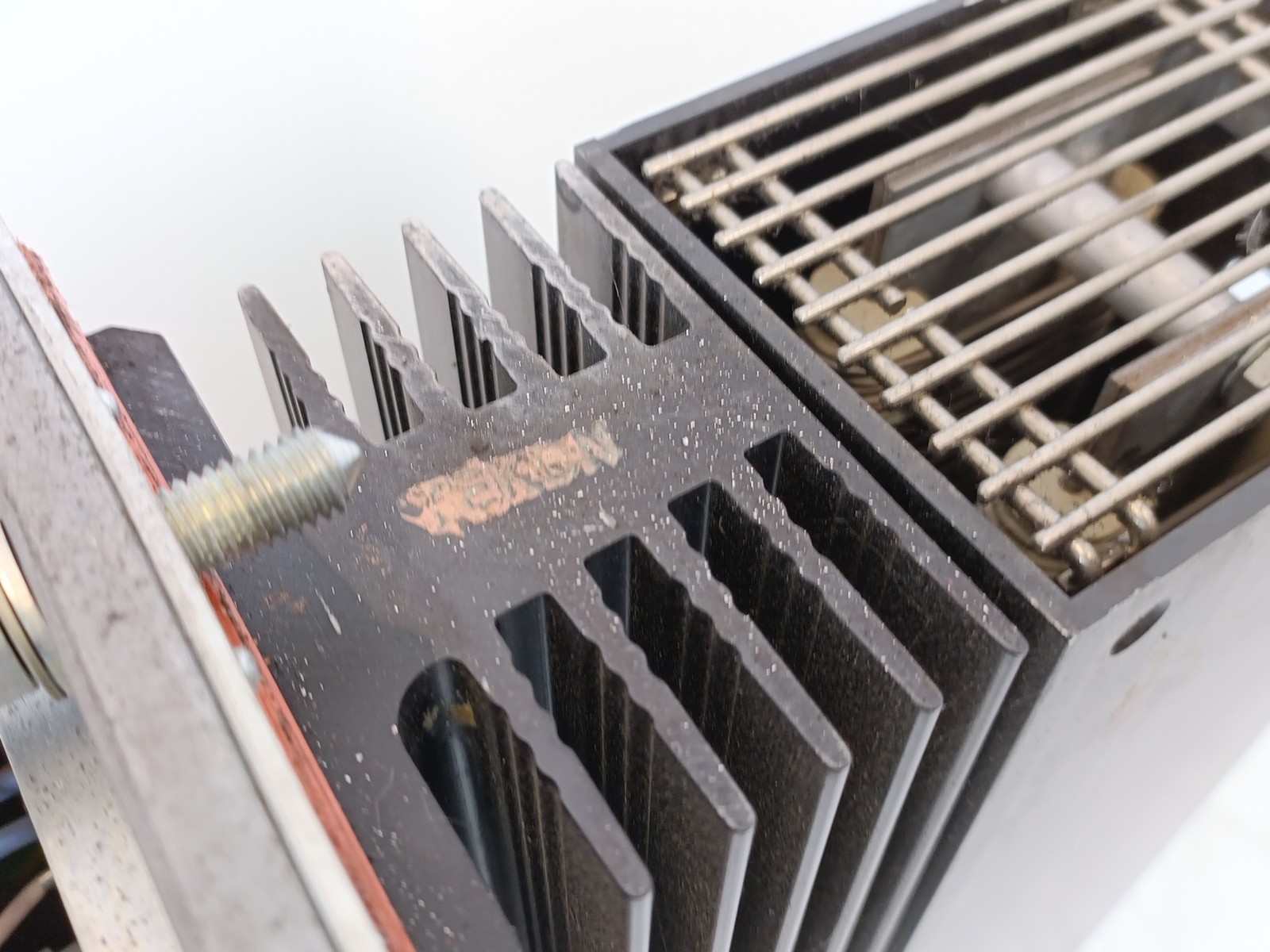 Indramat KDV1.3-100-220/300-W1 AC Servo Power Supply