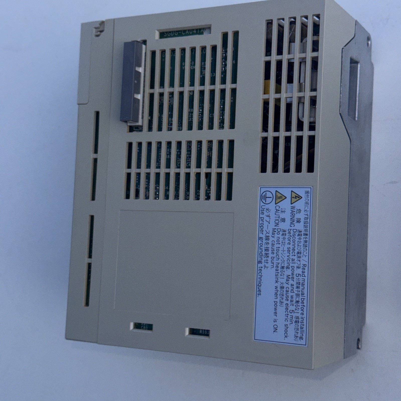 Yaskawa SGDG-04GT SGDG04GT Servopack Servo Drive Controller 90-253V 50/60hz, TT1