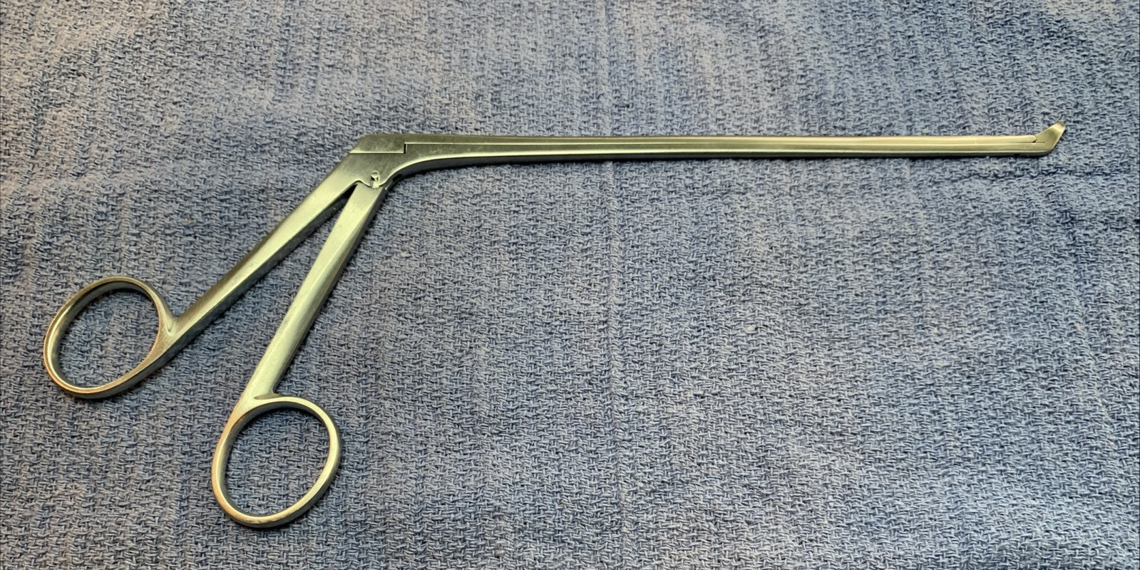 V Mueller VM 81–2407 Up-Angled Rongeur