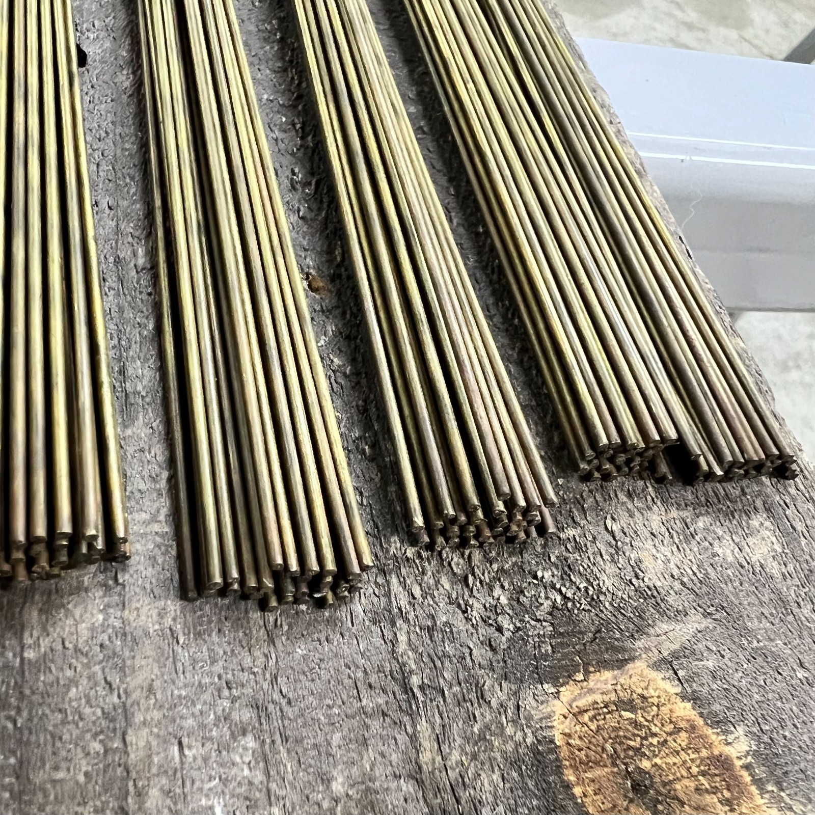 RBCuZn-C 1/16″x36″ Low Fuming Bronze Rods Open Box 4.95 lbs. 148 Rods