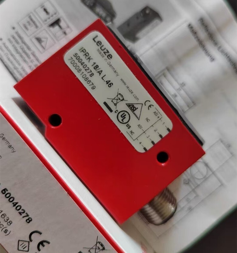 1PCS Leuze IPRK 18/A L.4 photoelectric sensor 50030077