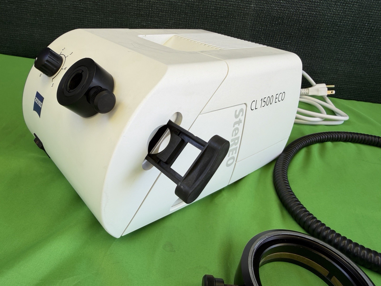 Zeiss CL 1500 ECO Fiber Optic Cold Light Source with Slit-Ring Illuminator