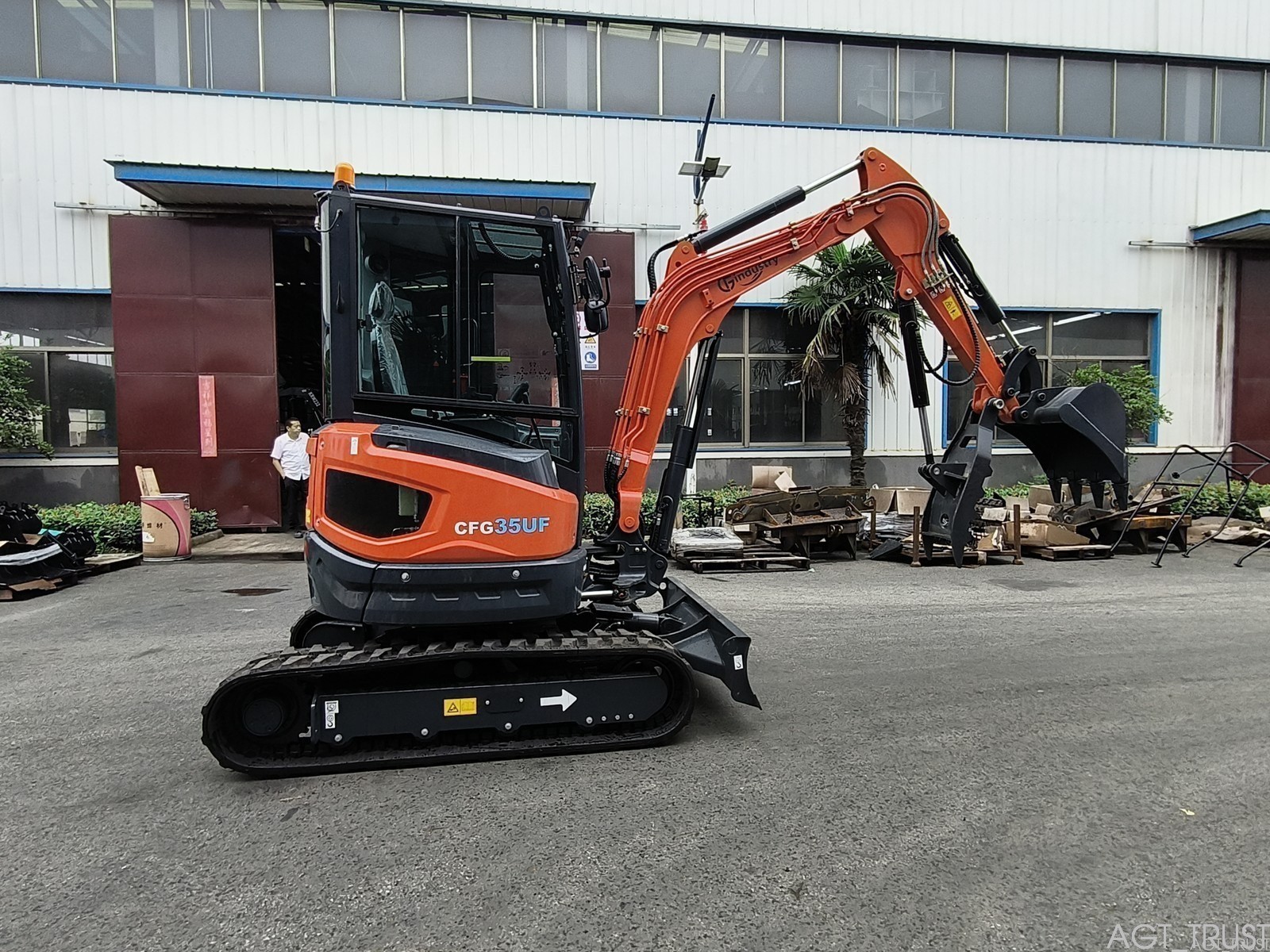 CFG-35UF 3.5Ton Mini Excavator w/ Hydraulic Thumb Kubota Diesel Engine USA Stock