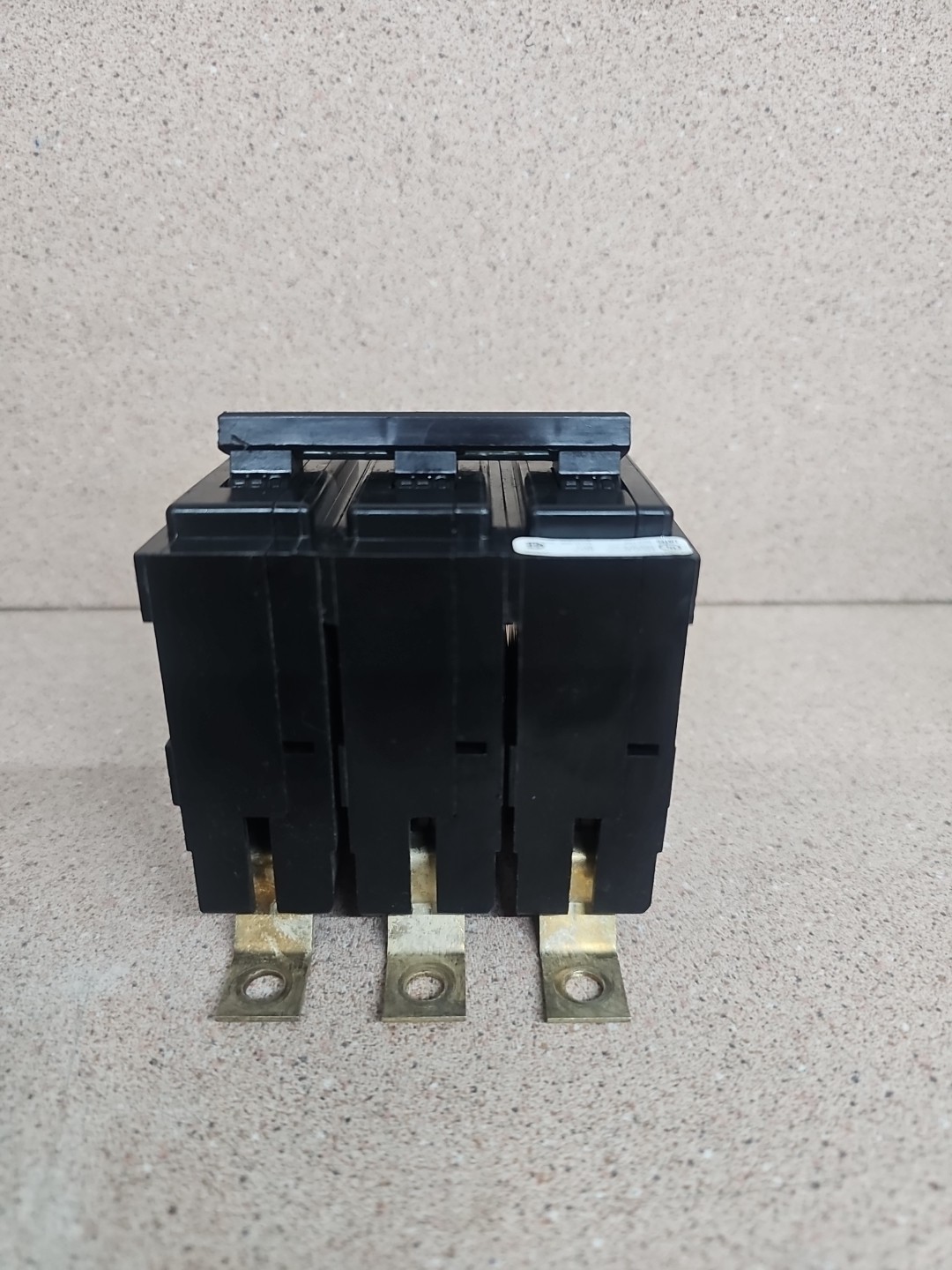 NEW SURPLUS Eaton Cutler Hammer BAB3030H 30A Circuit Breaker 3-Pole 240V AC
