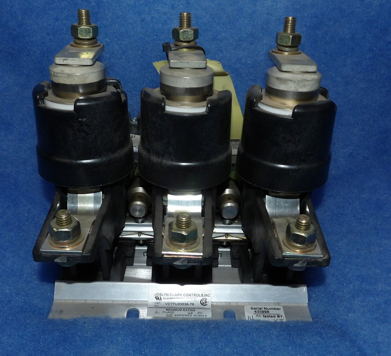 Joslyn Clark Controls VC77U03536-76 3600V 320A 110-120VAC 50/60HZ Vaccum Cont…