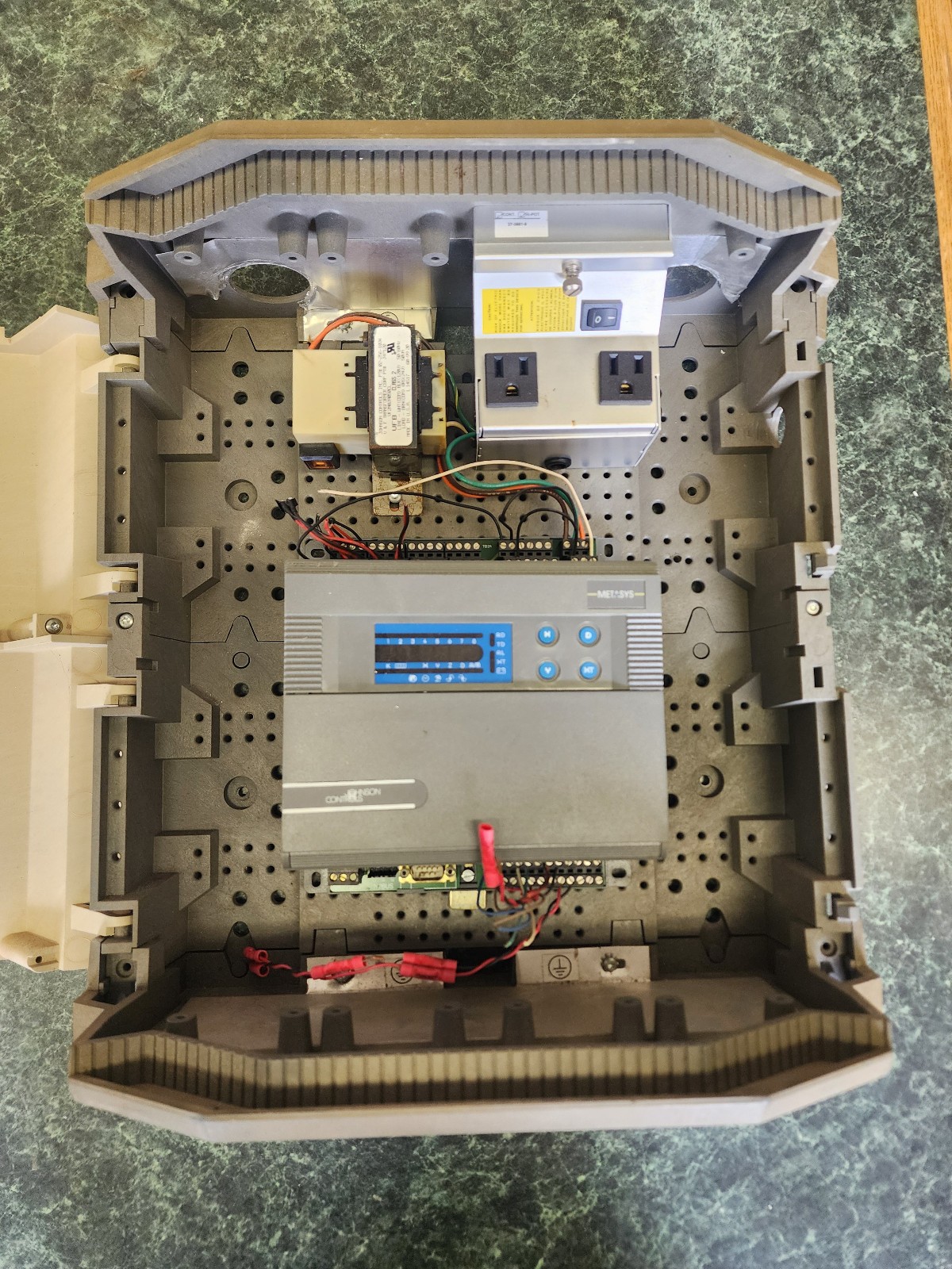 Johnson Controls METASYS Enclosure w/ DX-9100-8454 & 02-256-1034 Transformer