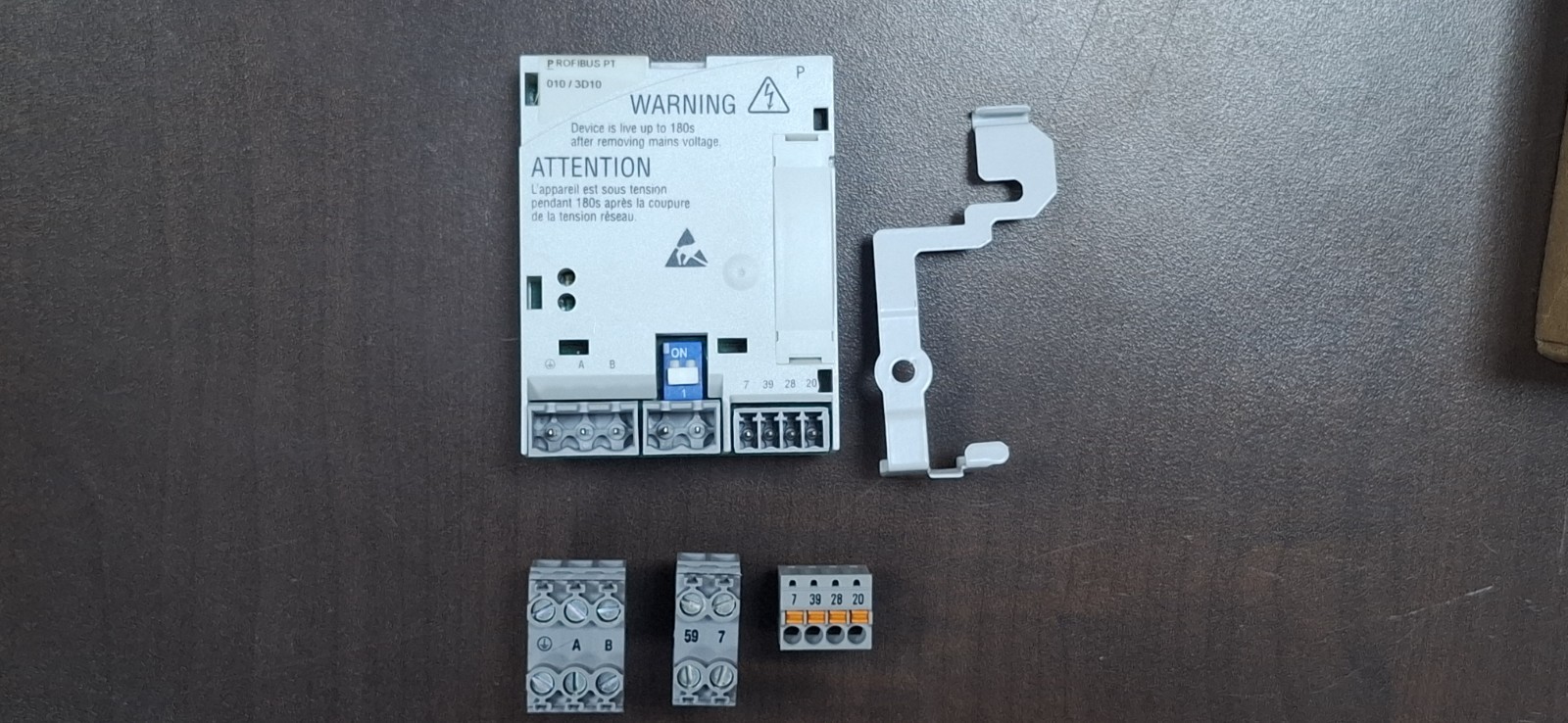Lenze 8200 PROFIBUS PT Function I/O module Type: E82ZAFPC010 – New Open box.