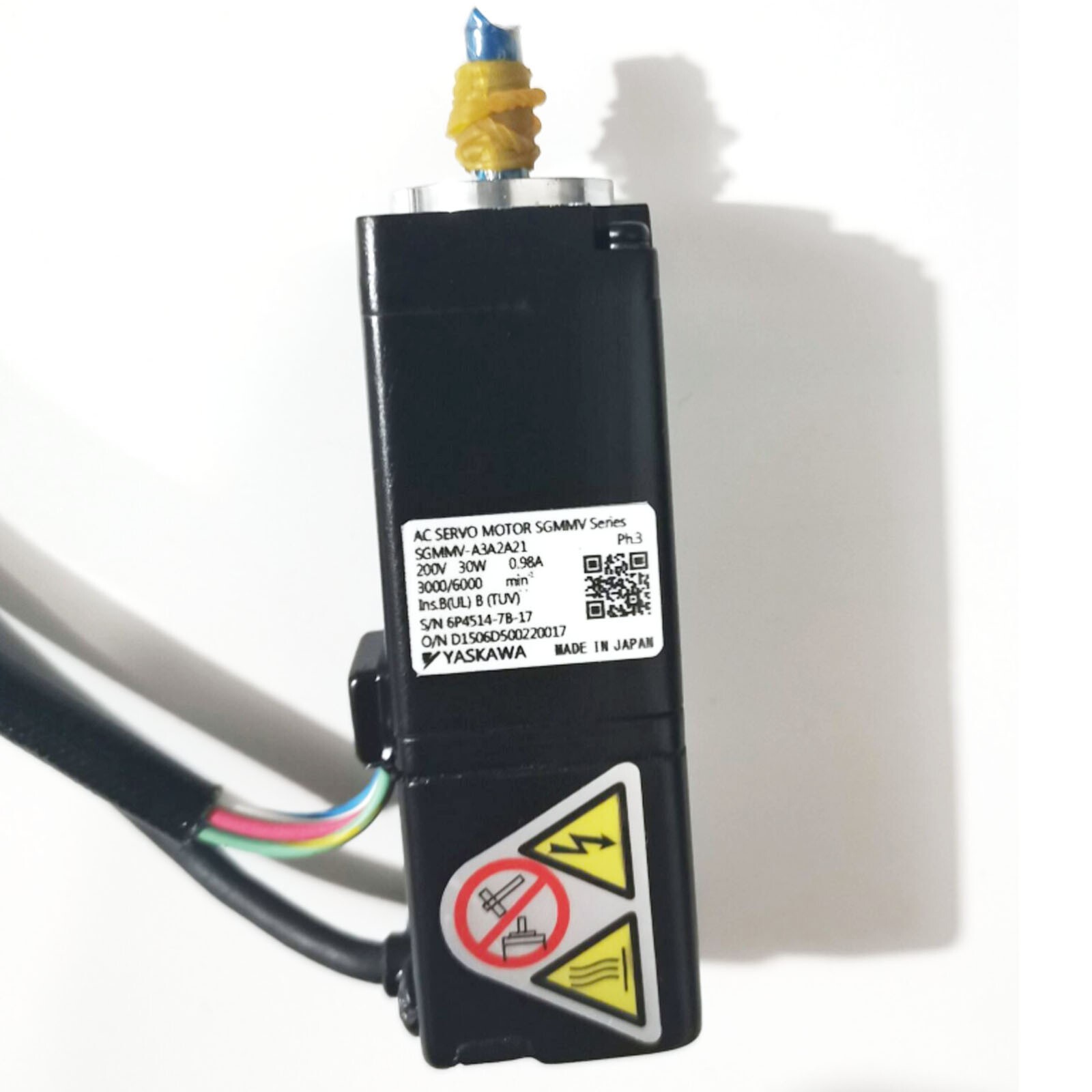 NEW IN BOX For YASKAWA SGMMV-A3A2A21 Servo Motor