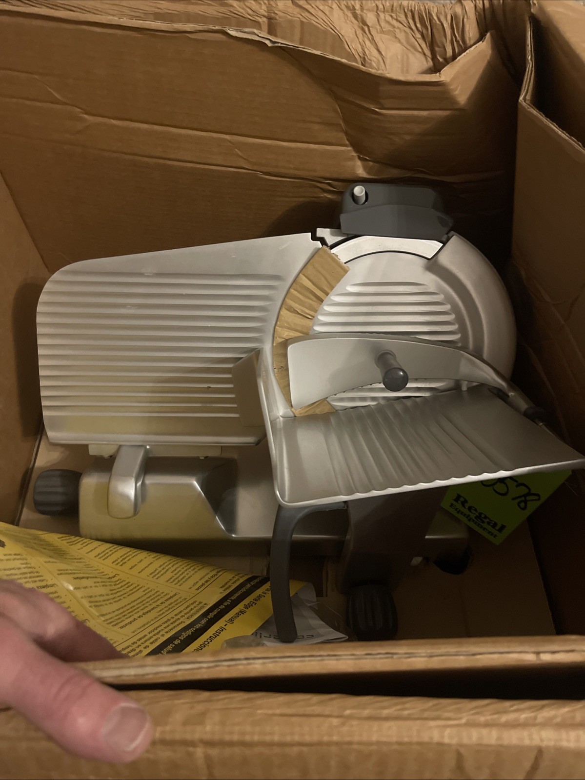 Hobart EDGE10-11 Centerline 10″ Medium Duty Manual Belt Driven Deli Slicer