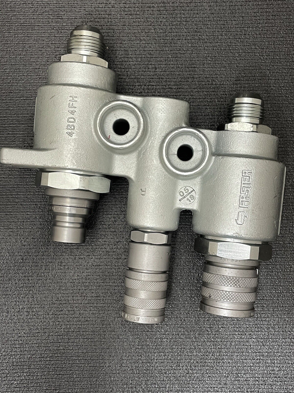 Case # 47396759 Faster 4BD4FH Hydraulic flat face Manifold Control Valve