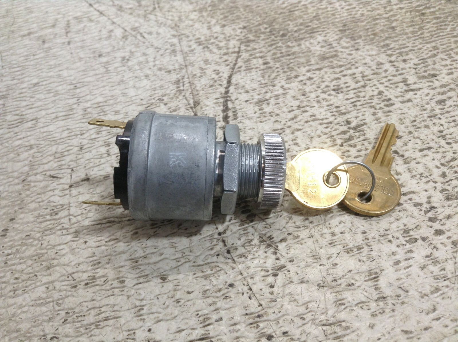 Ezgo TXT 608810 Golf Cart 2 Position Maintained Ignition Key Switch New (TSC)