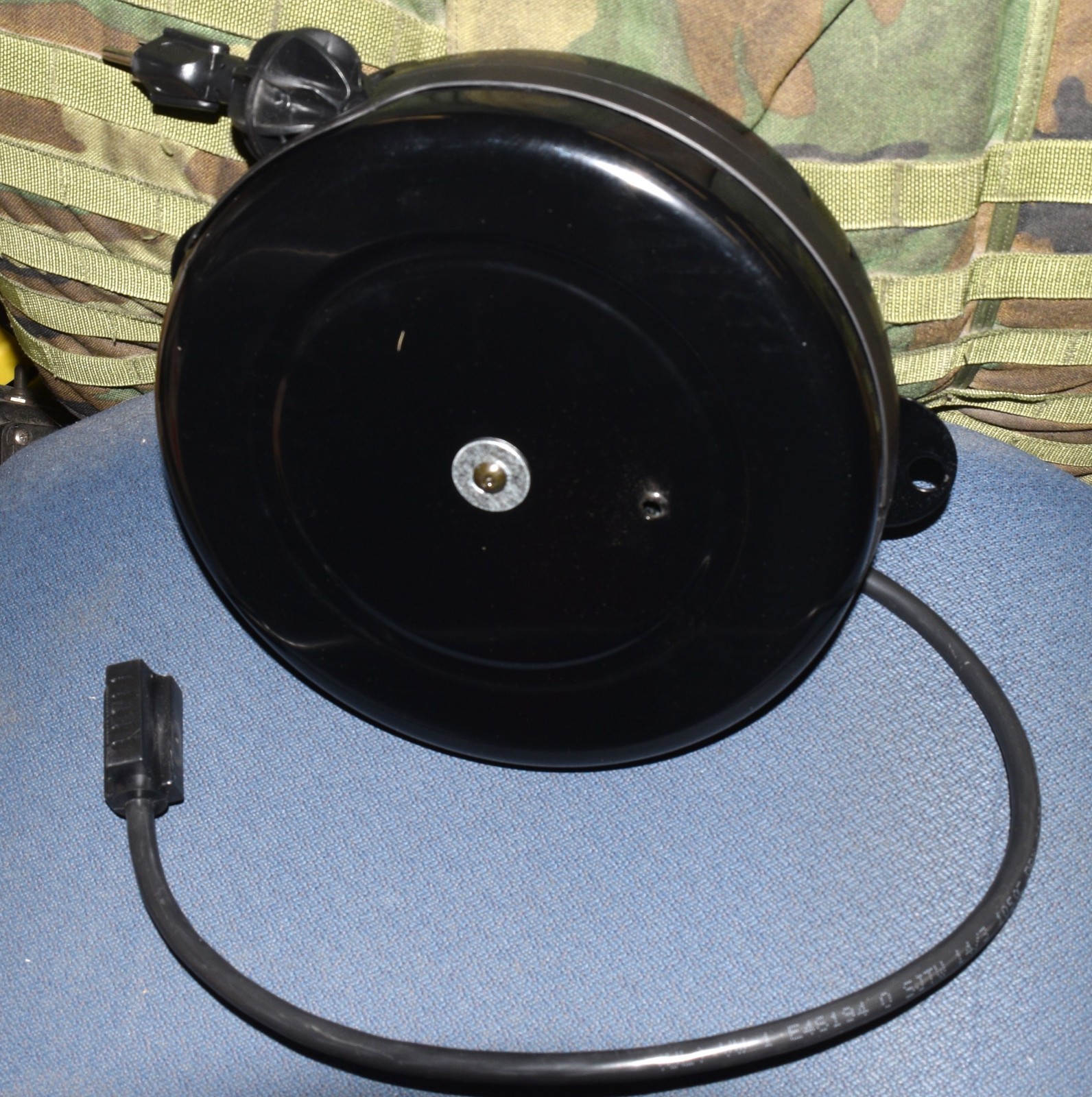 ALERT 20-FT REVERSE PLUG RETRACTABLE AC POWER CORD METAL CABLE REEL SIDE MOUNT
