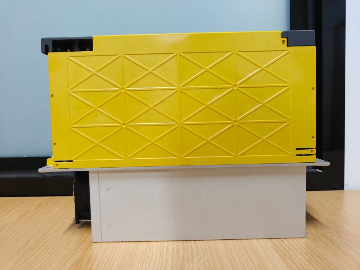 NEW Fanuc Servo Amplifier A06B-6222-H030#H610