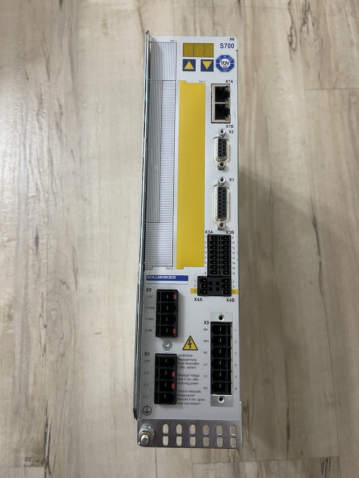 Kollmorgen S72402-NANANA-NA-030 3-Phase Servo Drive