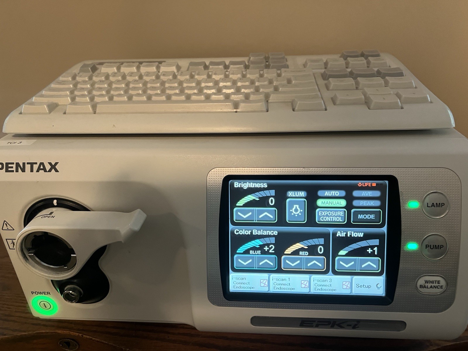 Pentax EPK-i Video Processor w/Keyboard, also Includes a New Bulb With Housing.
