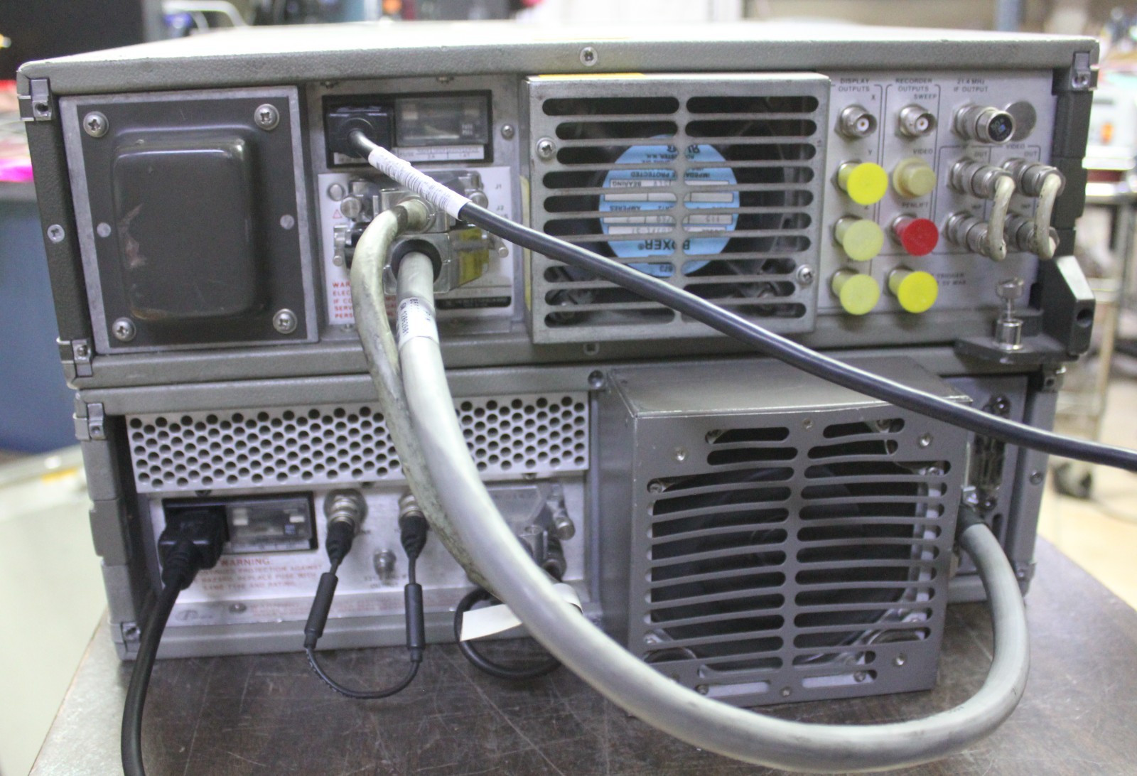 HP AGILENT 8566B SPECTRUM ANALYZER 100HZ – 22 GHZ