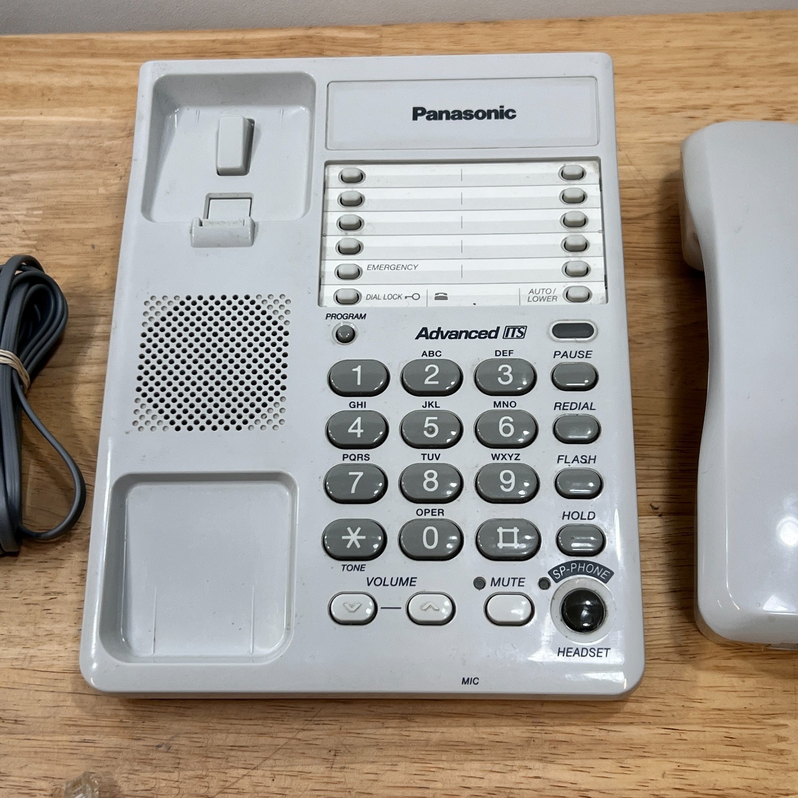 Panasonic KX-TS105W White Advanced ITS Corded Desk Telephone Tested Works