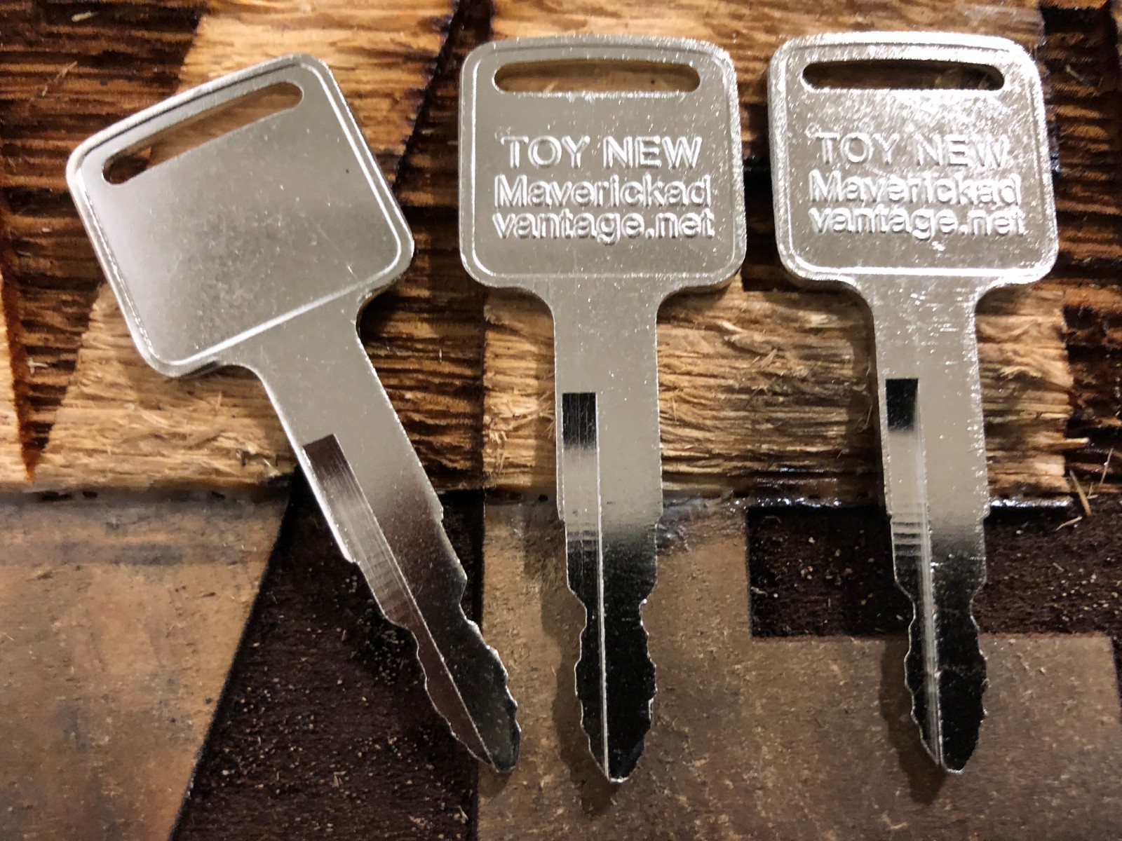 3 FORKLIFT IGNITION KEYS Toyota New 57591-2330-71 A62597 162597 GP33