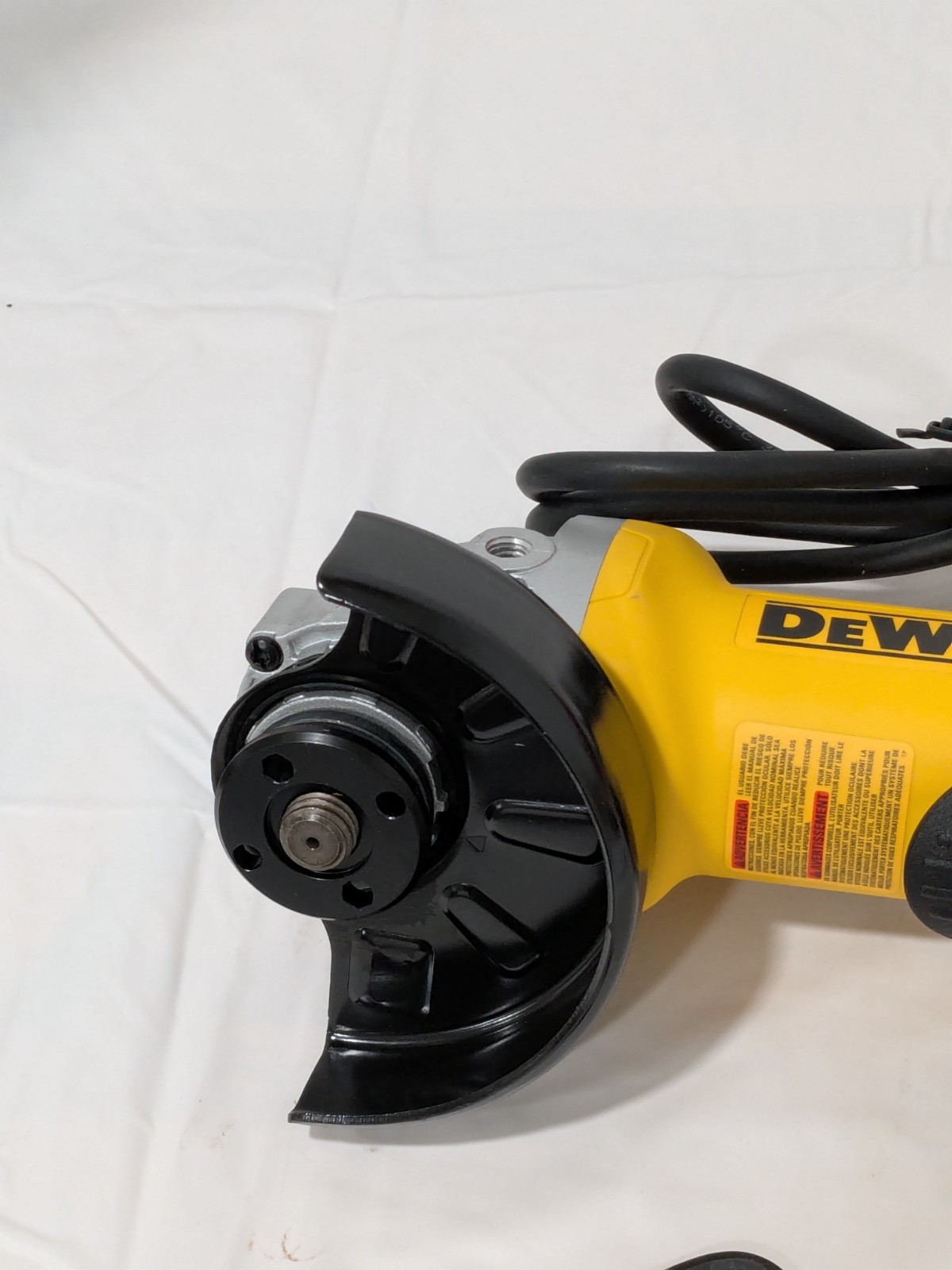 DeWALT Corded Angle Grinder 4-1/2″ Wheel Dia, 11000 RPM DWE402