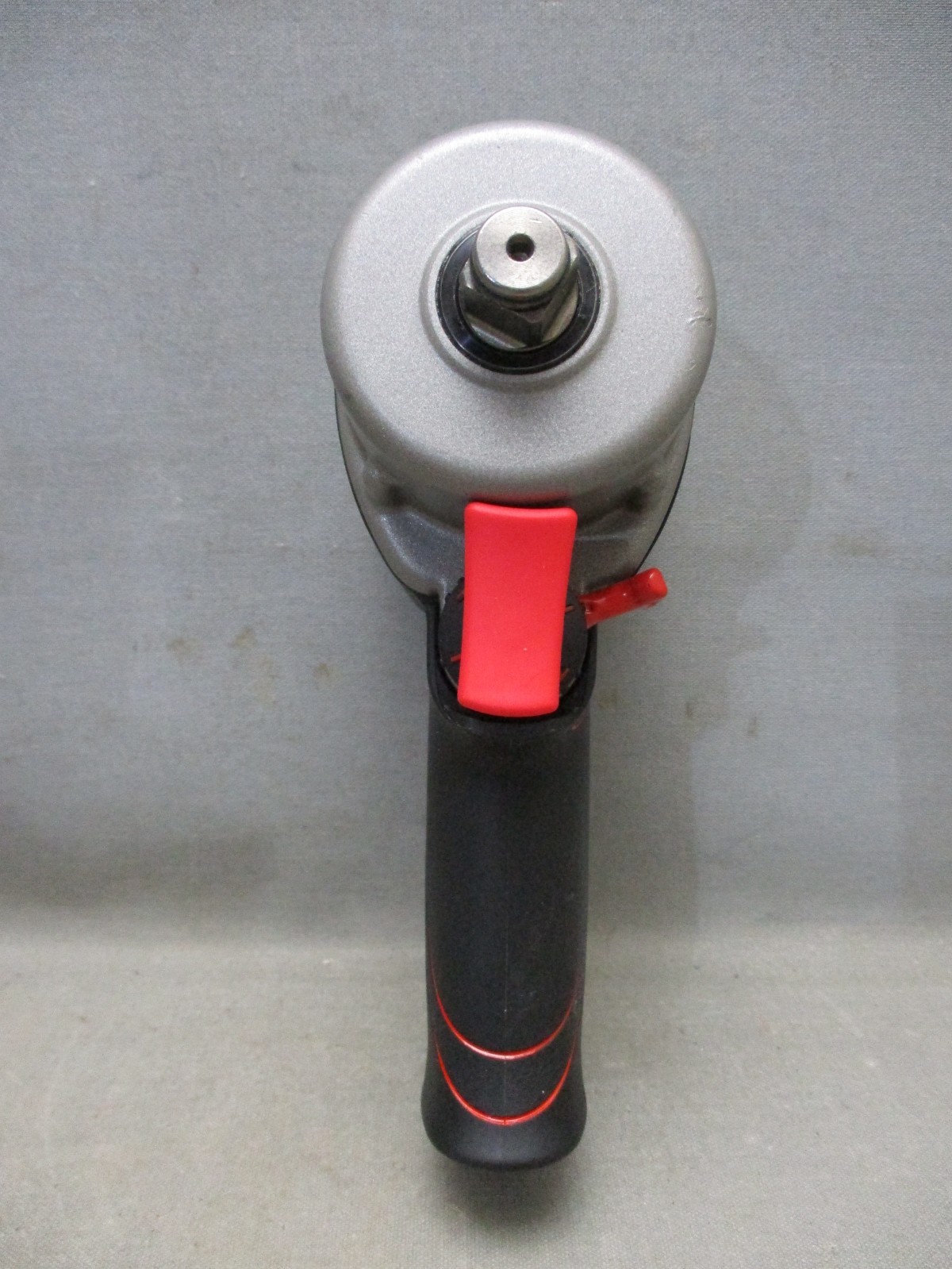 Earthquake XT EQ12SXT 1/2″ Ultra Compact Air Impact Wrench 700 ft.lbs