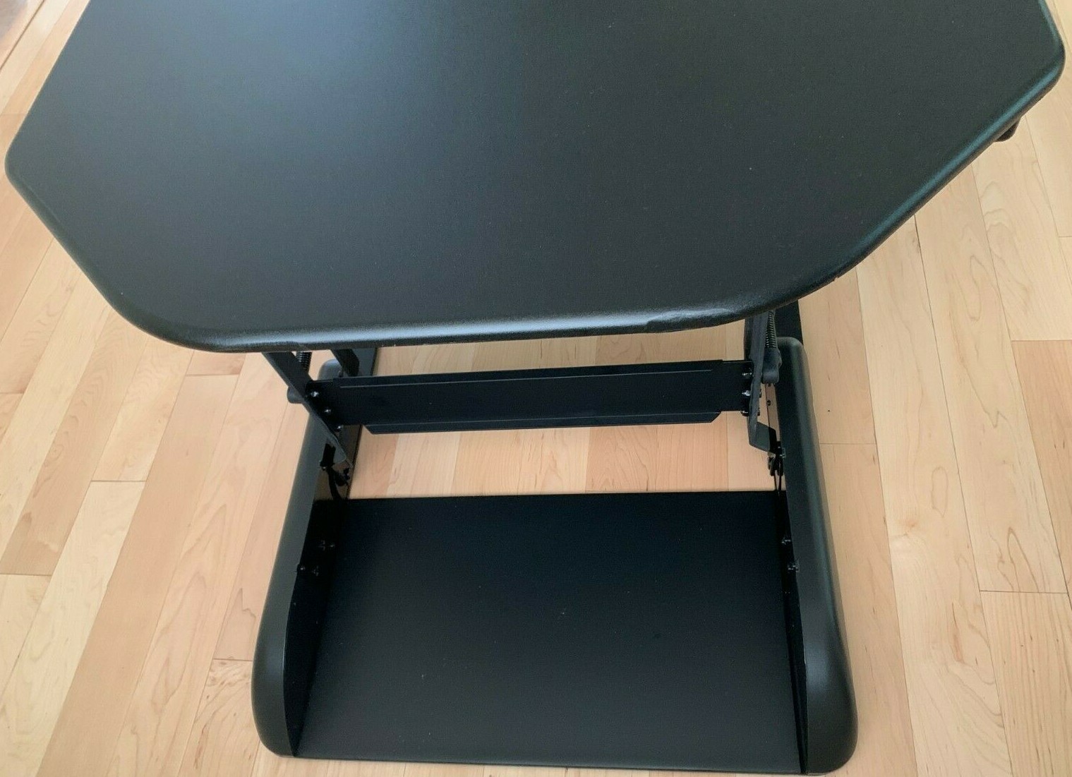 Varidesk Cube Corner 36” – NO DAMAGE – LOCAL PICK UP ONLY!!!