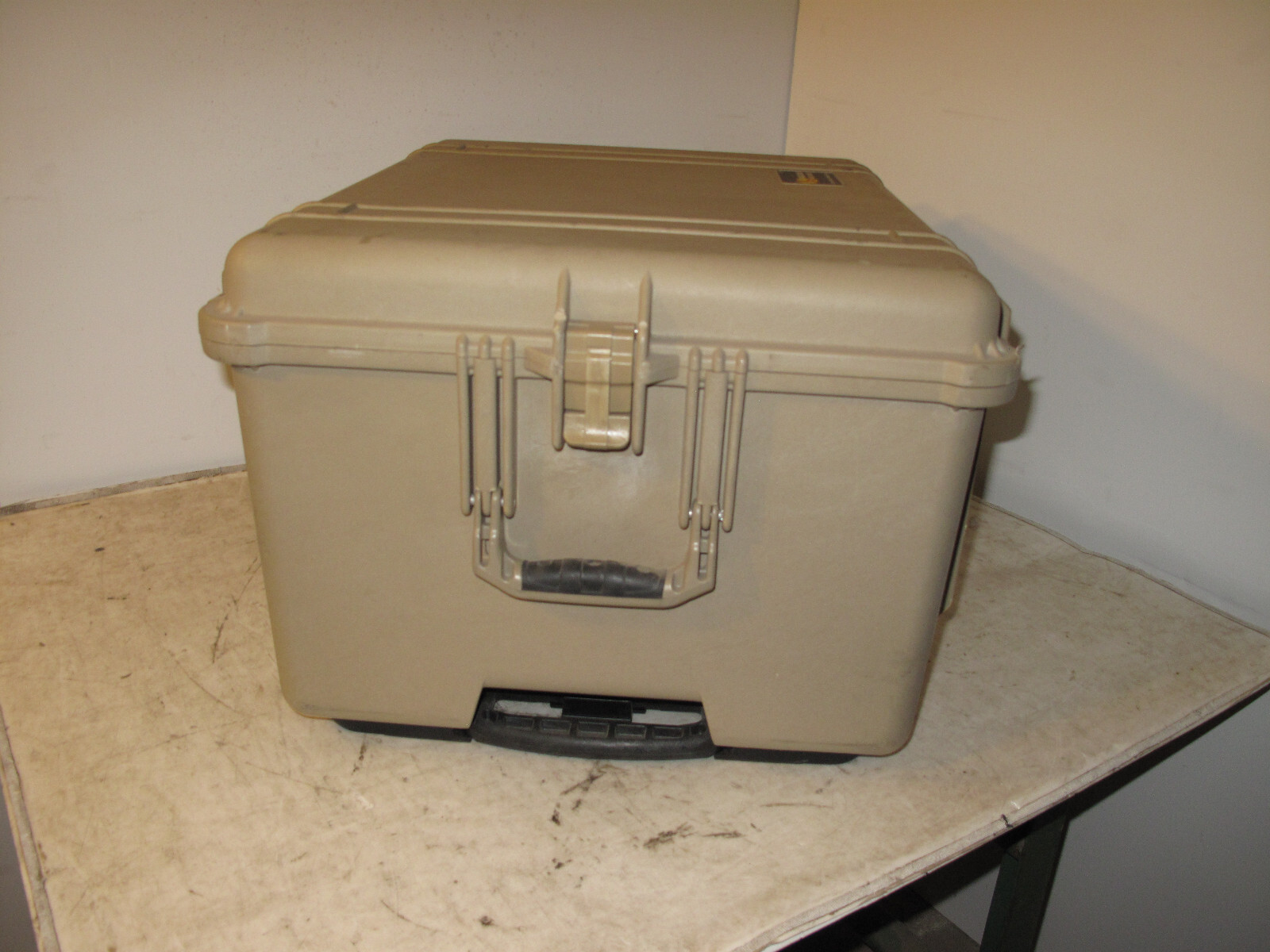 Pelican 1620 Hard Case 25x20x14 OD 21x16x12 ID Tan FDE Transit Shipping Wheels