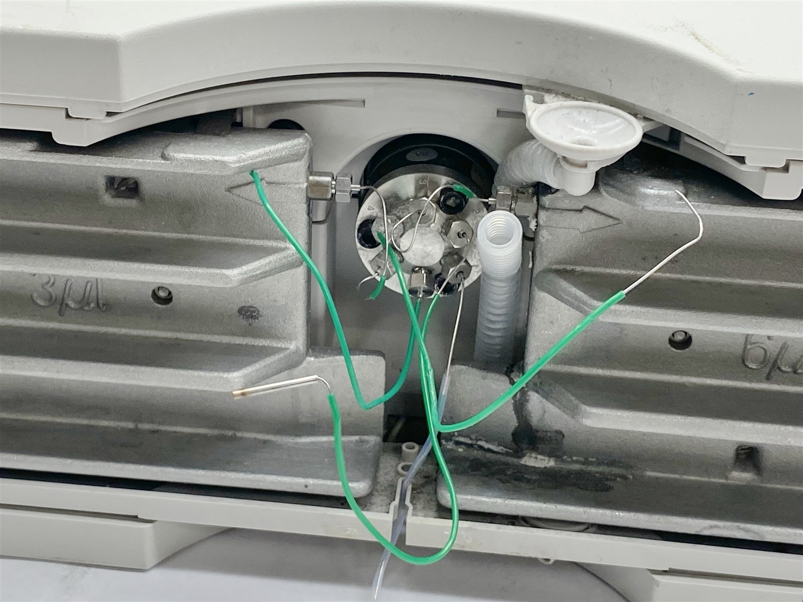 Agilent HP 1100 Series G1316A HPLC ColCom Column Compartment
