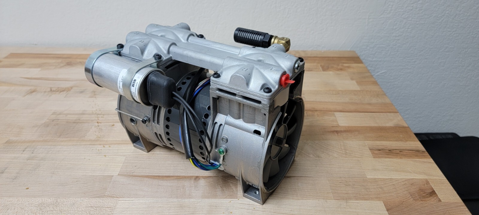 Thomas Gardner Denver 2660CE48-062, 115VAC, 60Hz Compressor/Vacuum pump