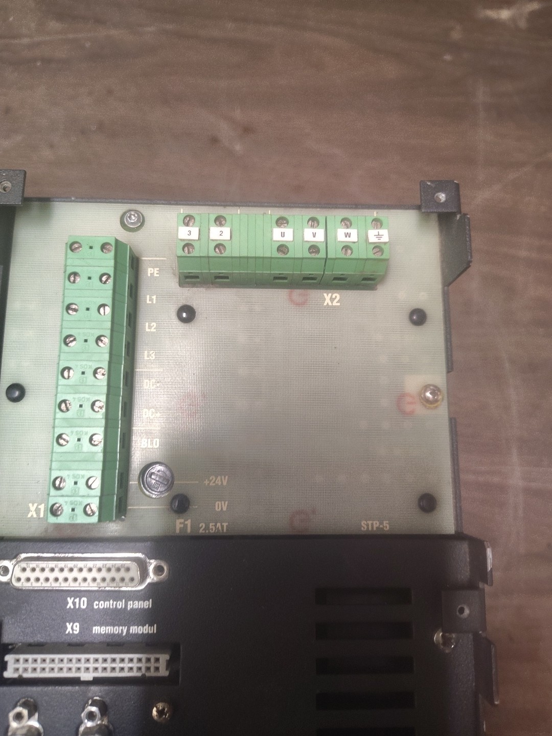 SCHNEIDER ELECTRIC PMC-2/11/25/001/00/00/01/00/0K / PMC21125001100001000K (USED)