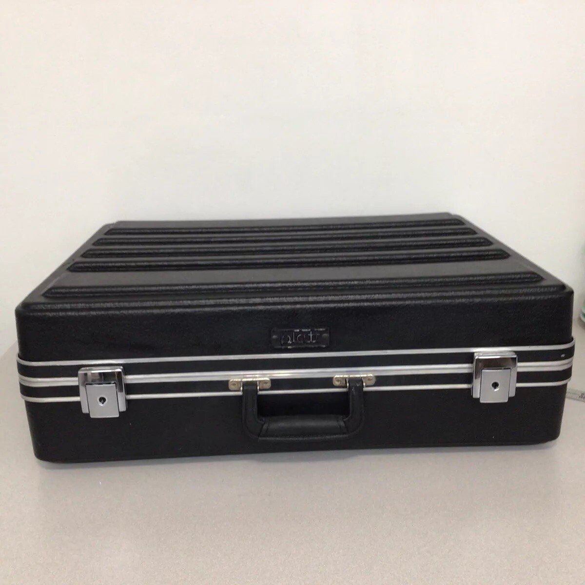 PLATT USA HARDSHELL CASE Large – Interior 24 X 18X 8 Vintage