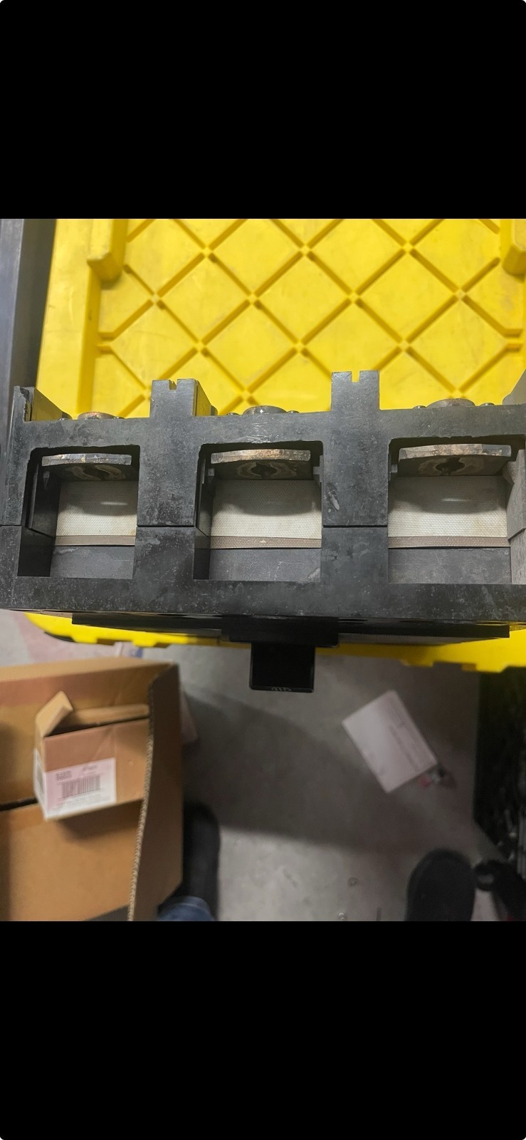 ITE CIRCUIT BREAKER 400A 3 POLE 125-250V #JM3-400, USED