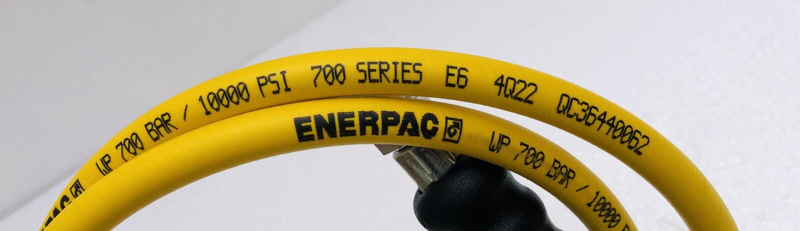 Enerpac H7206 High Pressure Hydraulic Hose 6 Ft. 3/8″ NPT 700 Bar/ 10,000 PSI